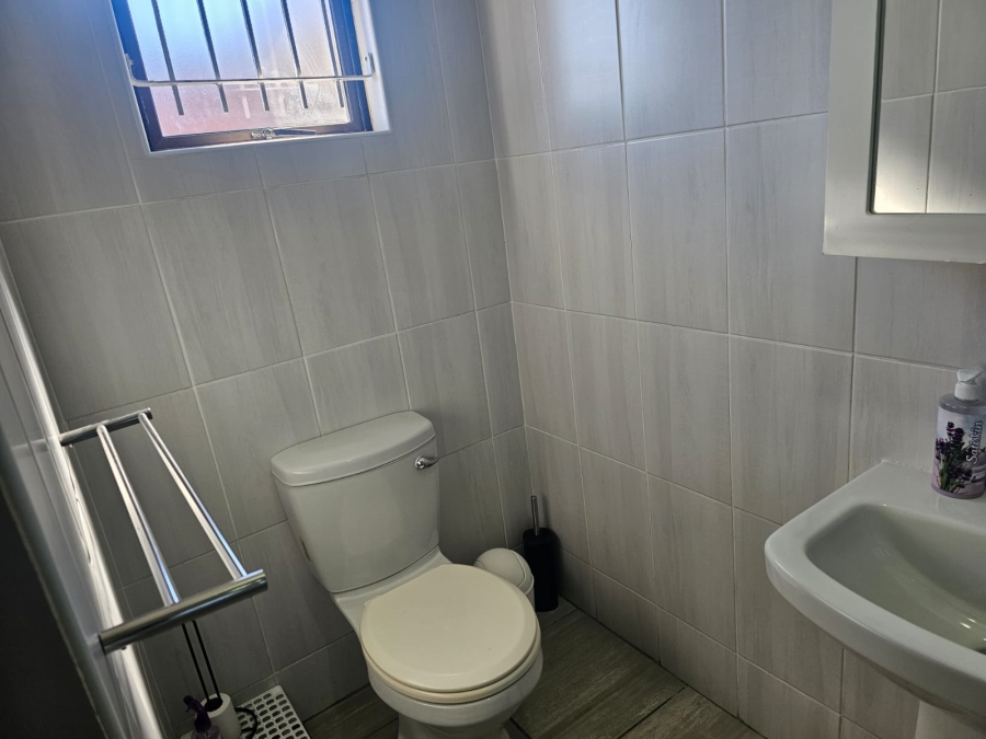 4 Bedroom Property for Sale in Braelyn Eastern Cape